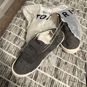 Torrid Dark Gray Casual Sneakers